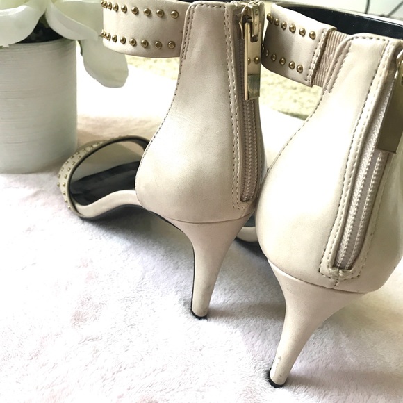 Creamy Taupe Heeled Sandals - Picture 3 of 6
